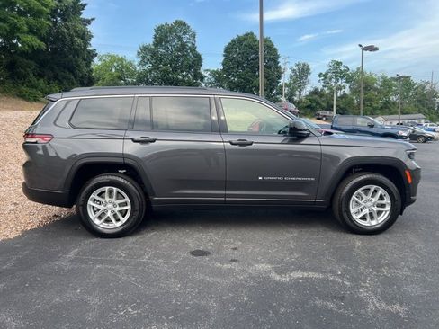 New 2025 Jeep Grand Cherokee L Laredo w/ Luxury Tech Group I image 12