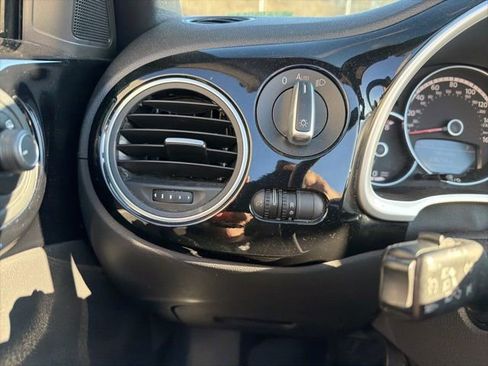 Used 2016 Volkswagen Beetle 1.8T Denim image 17