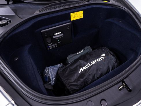 Used 2023 McLaren Artura RWD image 20
