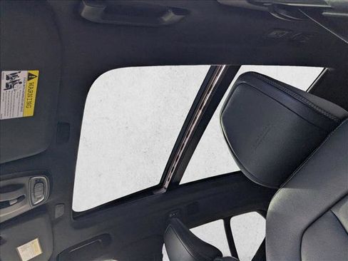 Used 2020 Volvo XC40 T5 Inscription image 16