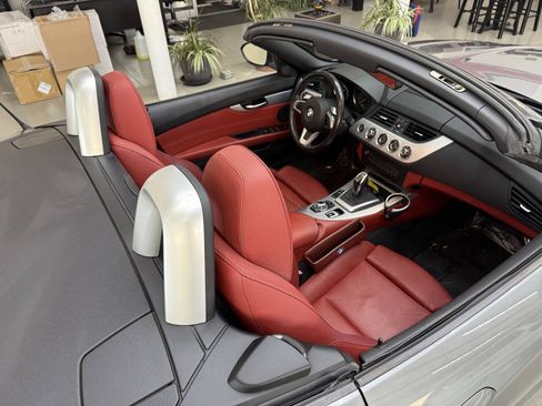 Used 2009 BMW Z4 sDrive35i RWD image 23