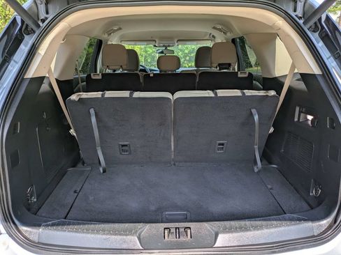 Used 2023 Ford Explorer 2WD image 12