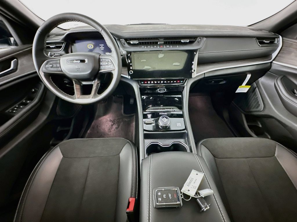 New 2027 Jeep Grand Cherokee Altitude AWD/4WD image 9