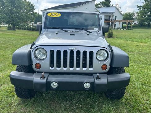 Used 2013 Jeep Wrangler Sport w/ Connectivity Group AWD/4WD image 9