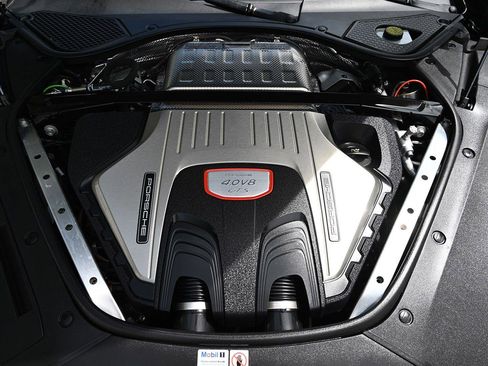 Used 2023 Porsche Panamera GTS image 18