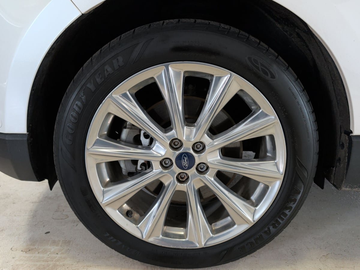 Used 2017 Ford Edge Titanium w/ Equipment Group 302A AWD/4WD image 13