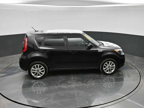 Used 2017 Kia Soul + image 27