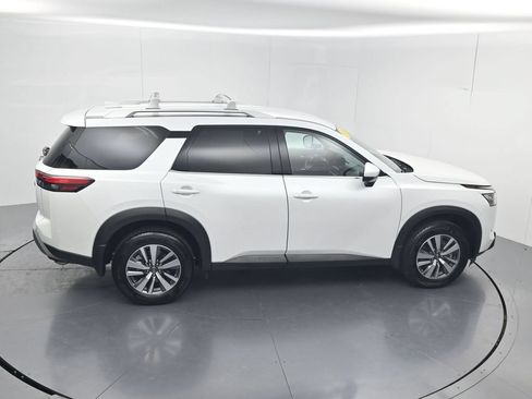 Used 2025 Nissan Pathfinder SL w/ Black Appearance Package AWD/4WD image 65