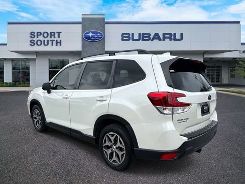 Used 2019 Subaru Forester Premium AWD/4WD image 5