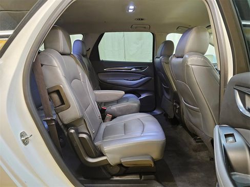 Used 2020 Buick Enclave Essence image 14