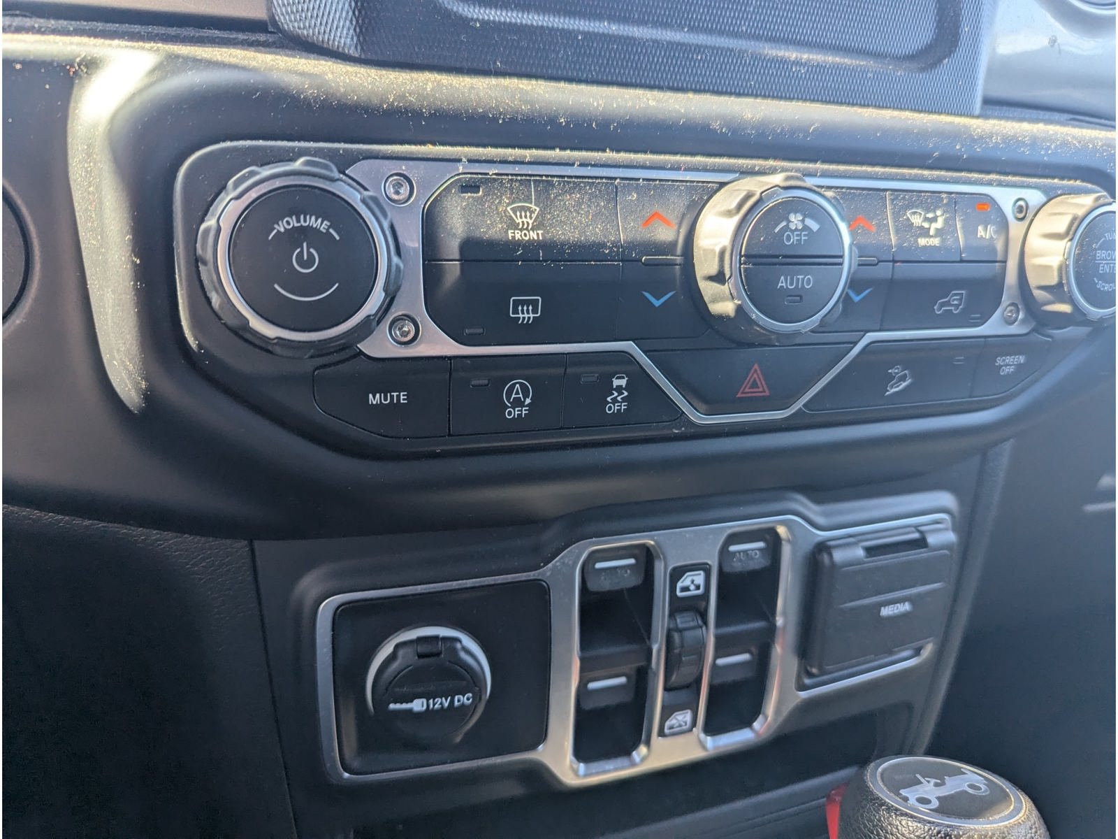 Used 2019 Jeep Wrangler Unlimited Sahara AWD/4WD image 20