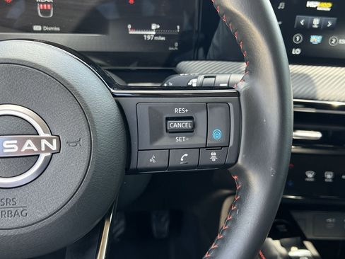 Used 2025 Nissan Kicks SR FWD image 12