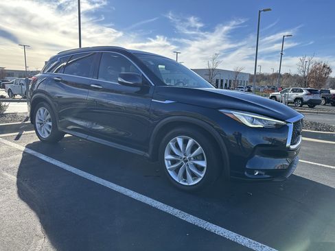 Used 2019 INFINITI QX50 Essential w/ Premium Heat Package image 2