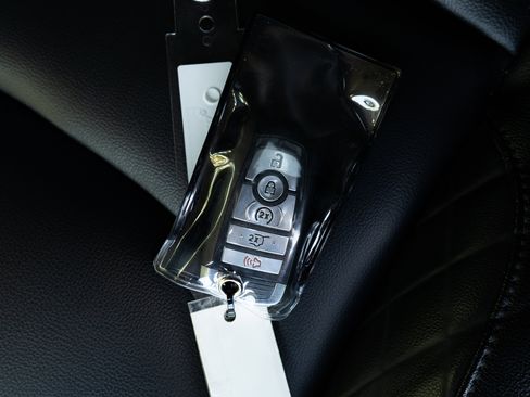 Used 2024 Ford Edge Titanium image 49