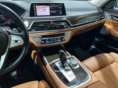Used 2020 BMW 740i xDrive w/ Cold Weather Package AWD/4WD image 4
