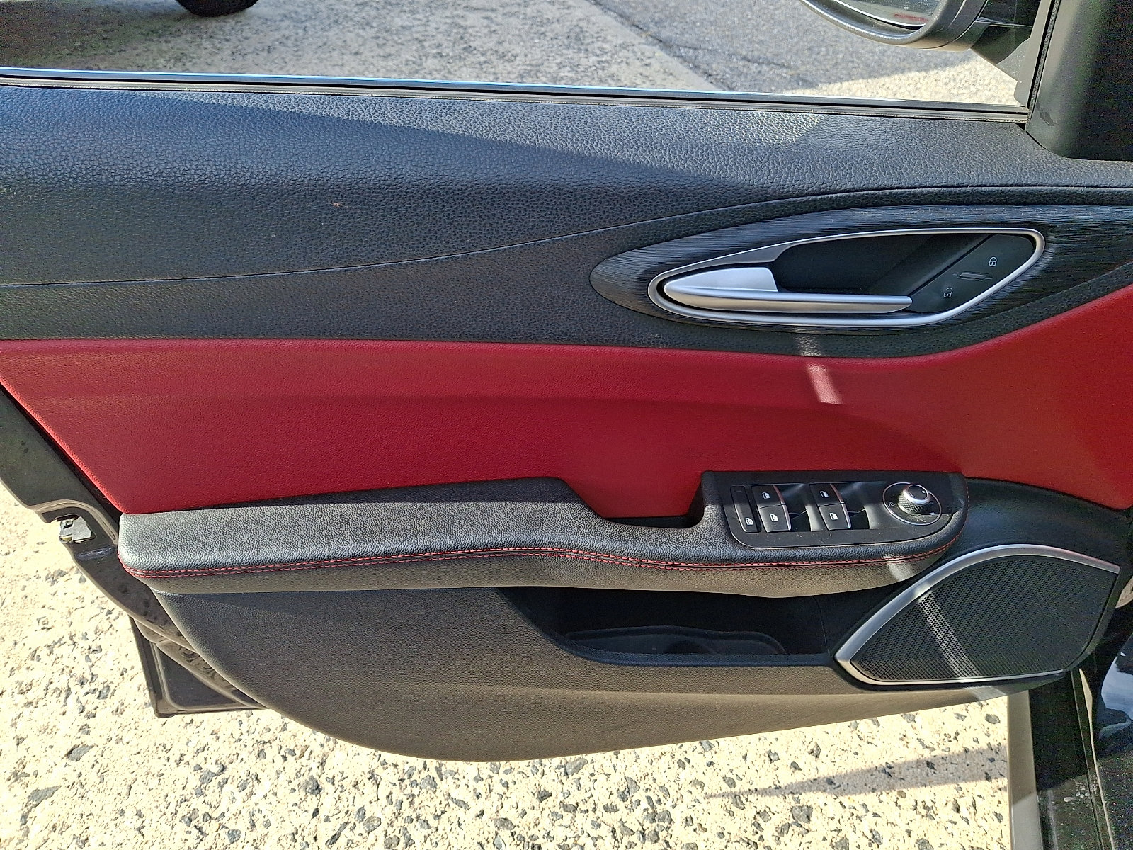 Used 2018 Alfa Romeo Giulia AWD image 12