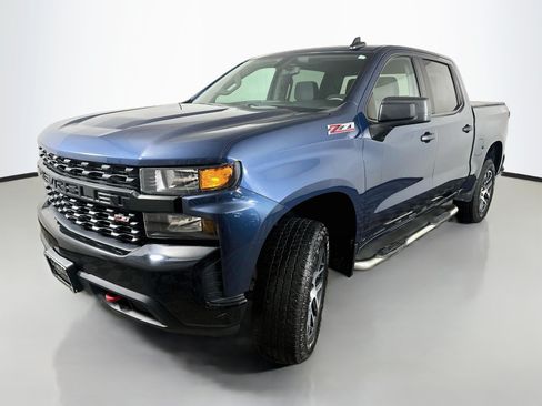 Used 2019 Chevrolet Silverado 1500 Custom Trail Boss w/ Custom Convenience Package AWD/4WD image 3