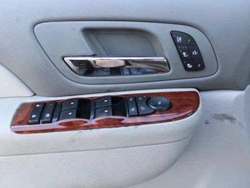 Used 2012 Chevrolet Tahoe LTZ RWD image 7