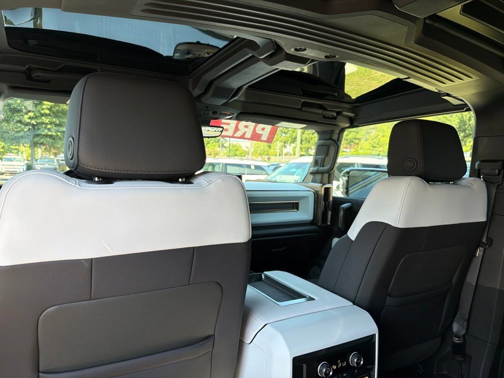 Used 2025 GMC Hummer EV 3X AWD/4WD image 33