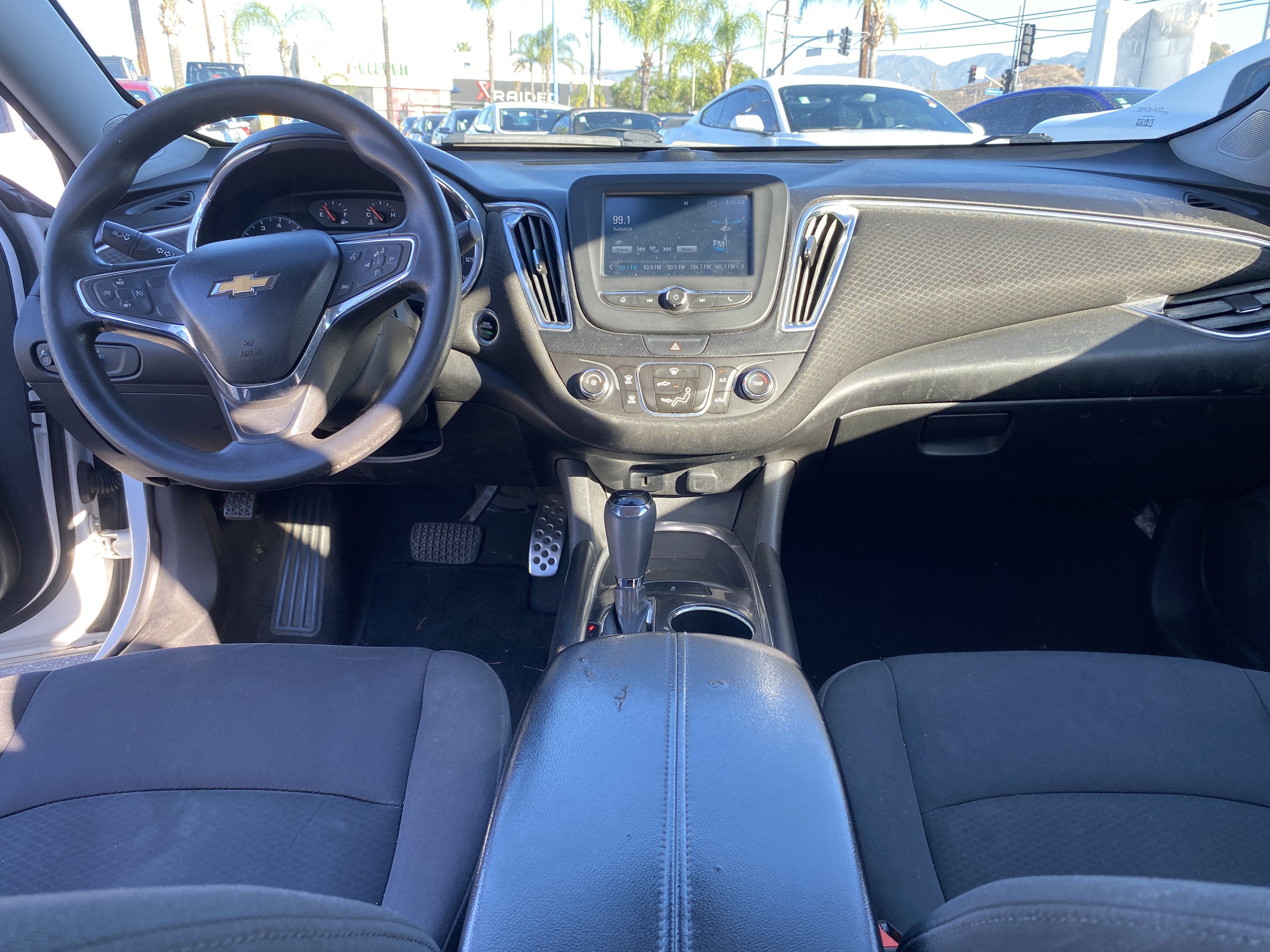 Used 2017 Chevrolet Malibu LT FWD image 19