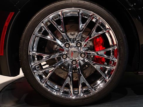 Used 2016 Chevrolet Corvette Z06 w/ 3LZ Preferred Equipment Group image 15