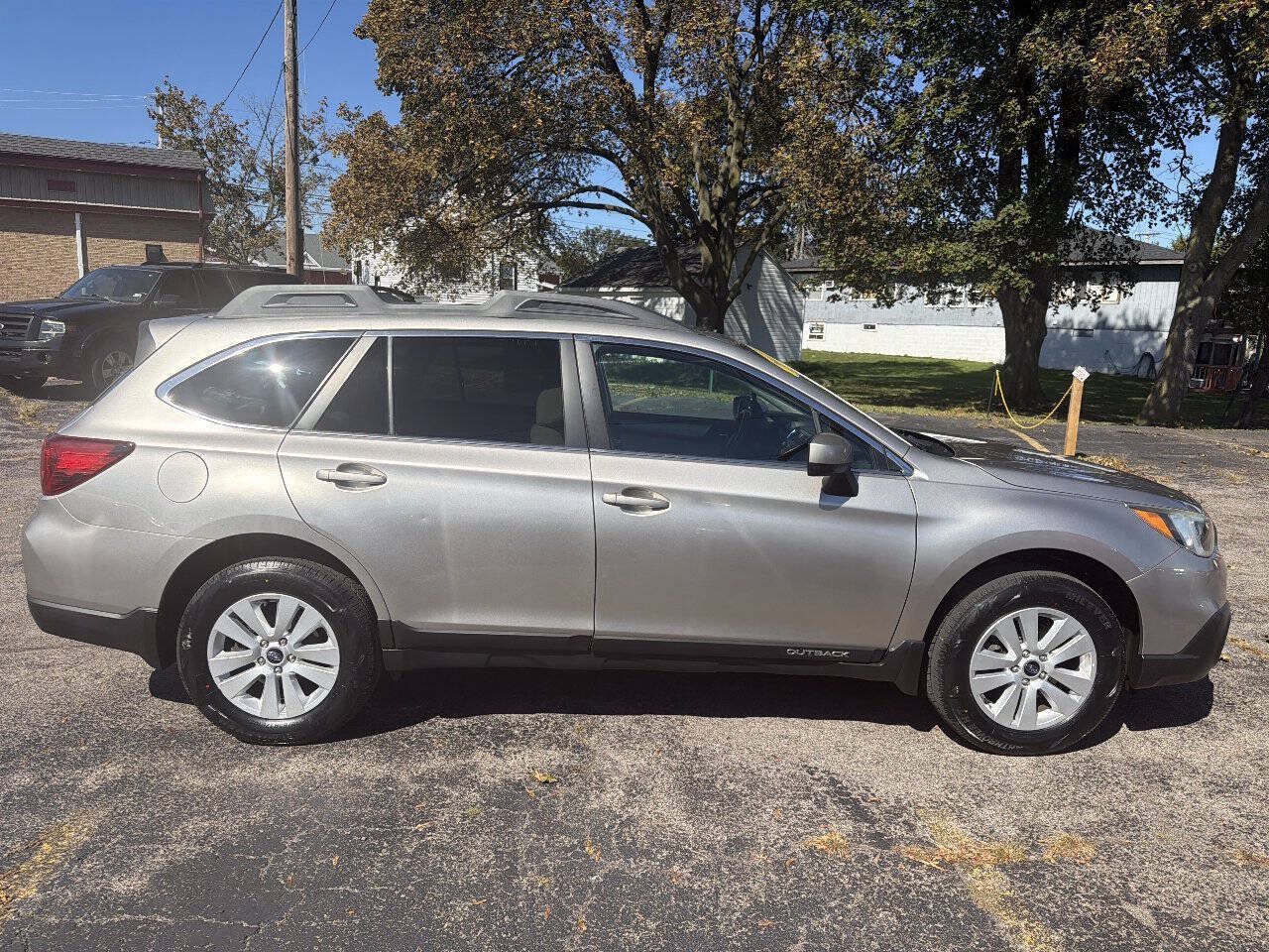 Used 2017 Subaru Outback 2.5i Premium AWD/4WD image 5