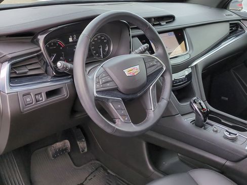 Certified 2024 Cadillac XT5 Premium Luxury image 2