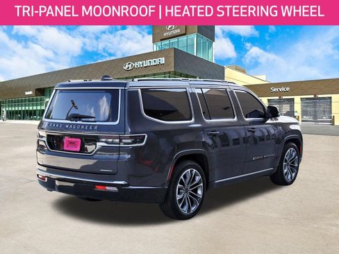 Used 2022 Jeep Grand Wagoneer Series III AWD/4WD image 5