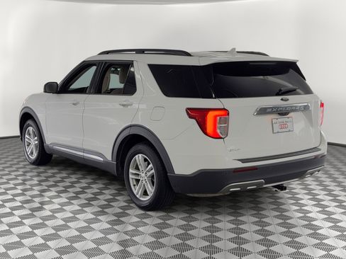 Used 2021 Ford Explorer XLT w/ Equipment Group 202A RWD image 3