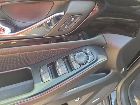 Certified 2023 Chevrolet Traverse RS w/ LPO, Floor Liner Package AWD/4WD image 29
