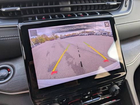 New 2025 Jeep Grand Cherokee Limited image 25