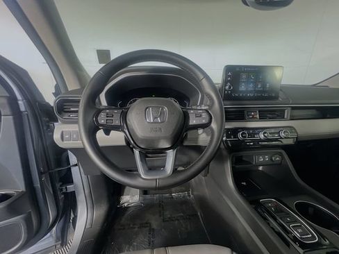 Used 2025 Honda Pilot EX-L image 14