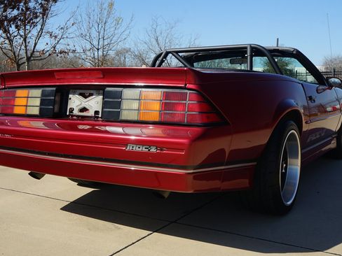 Used 1990 Chevrolet Camaro IROC-Z image 15