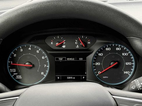 Used 2021 Chevrolet Equinox LS w/ LPO, Chrome Package image 17