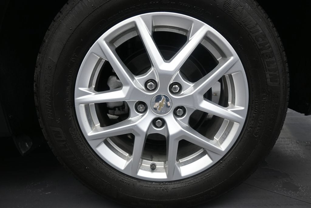 Used 2024 Chevrolet Equinox LT FWD image 10