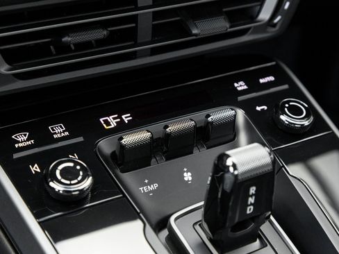 Certified 2024 Porsche 911 Carrera image 27