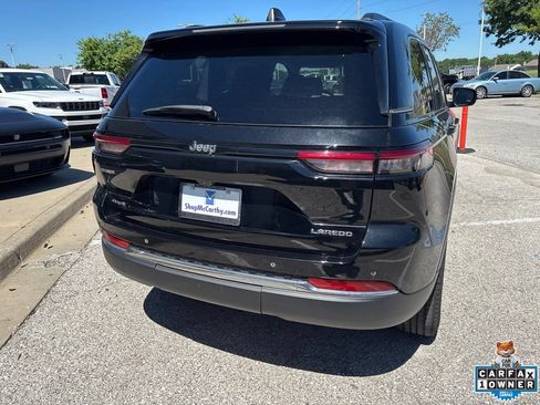 Used 2023 Jeep Grand Cherokee Laredo AWD/4WD image 22