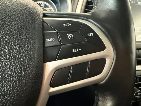 Used 2018 Jeep Cherokee Trailhawk w/ Quick Order Package 27L AWD/4WD image 21