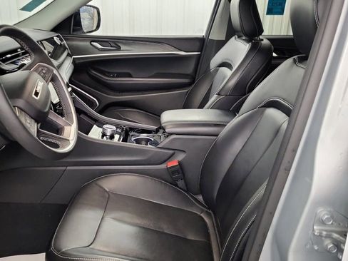 Used 2022 Jeep Grand Cherokee Limited 4xe image 9