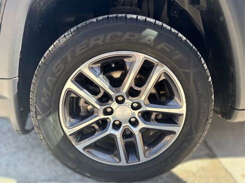 Used 2017 Jeep Compass Latitude w/ Popular Equipment Group image 15