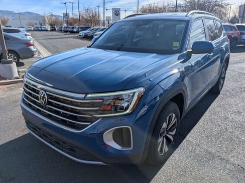 Used 2025 Volkswagen Atlas SE image 9