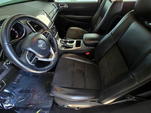 Certified 2021 Jeep Grand Cherokee Laredo X image 17