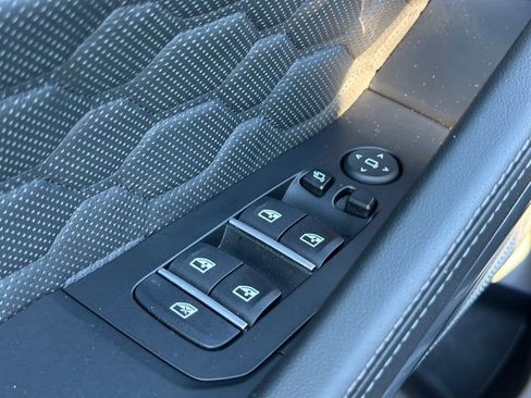 Used 2025 BMW X6 M Competition w/ Executive Package image 71