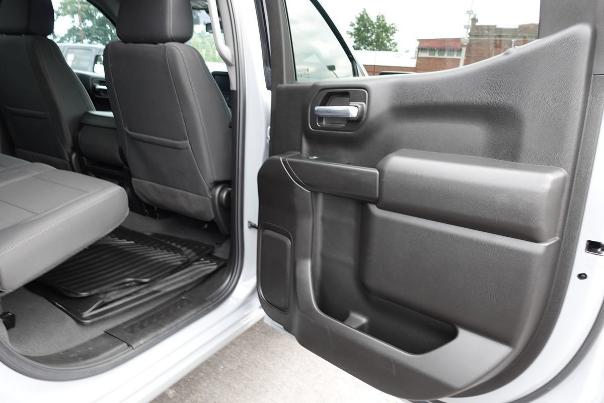 Used 2024 Chevrolet Silverado 1500 Custom w/ Dark Appearance Package AWD/4WD image 28