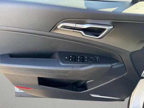 New 2026 Kia Sportage LX image 19