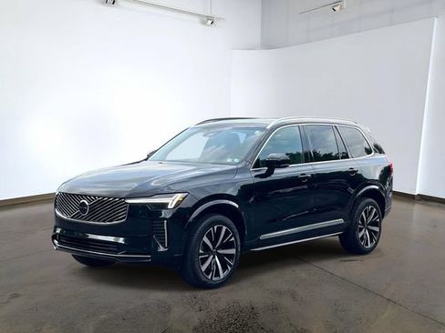Used 2025 Volvo XC90 B5 Core AWD/4WD image 1