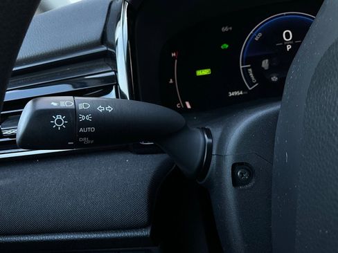 Used 2025 Toyota Camry LE image 34