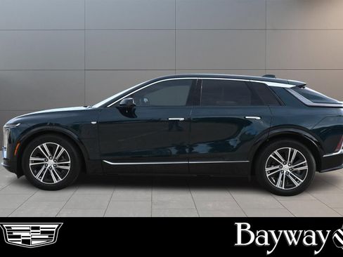 Used 2024 Cadillac Lyriq Luxury RWD image 5