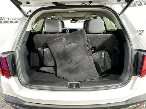 Used 2025 Kia Sorento SX image 27