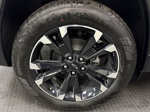 New 2026 Chevrolet Equinox RS w/ LPO, Floor Liner Package image 12